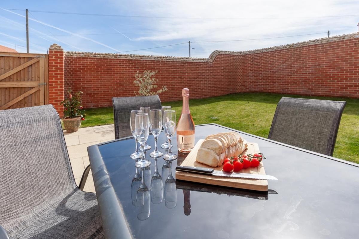 Choseley Cottage - Norfolk Cottage Agency Docking Esterno foto
